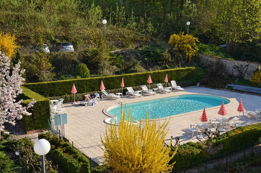 Hotel Et Studios D'Orfeuil Бурбонн-ле-Бен Экстерьер фото