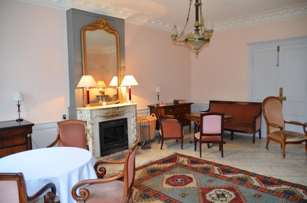 Hotel Et Studios D'Orfeuil Бурбонн-ле-Бен Экстерьер фото