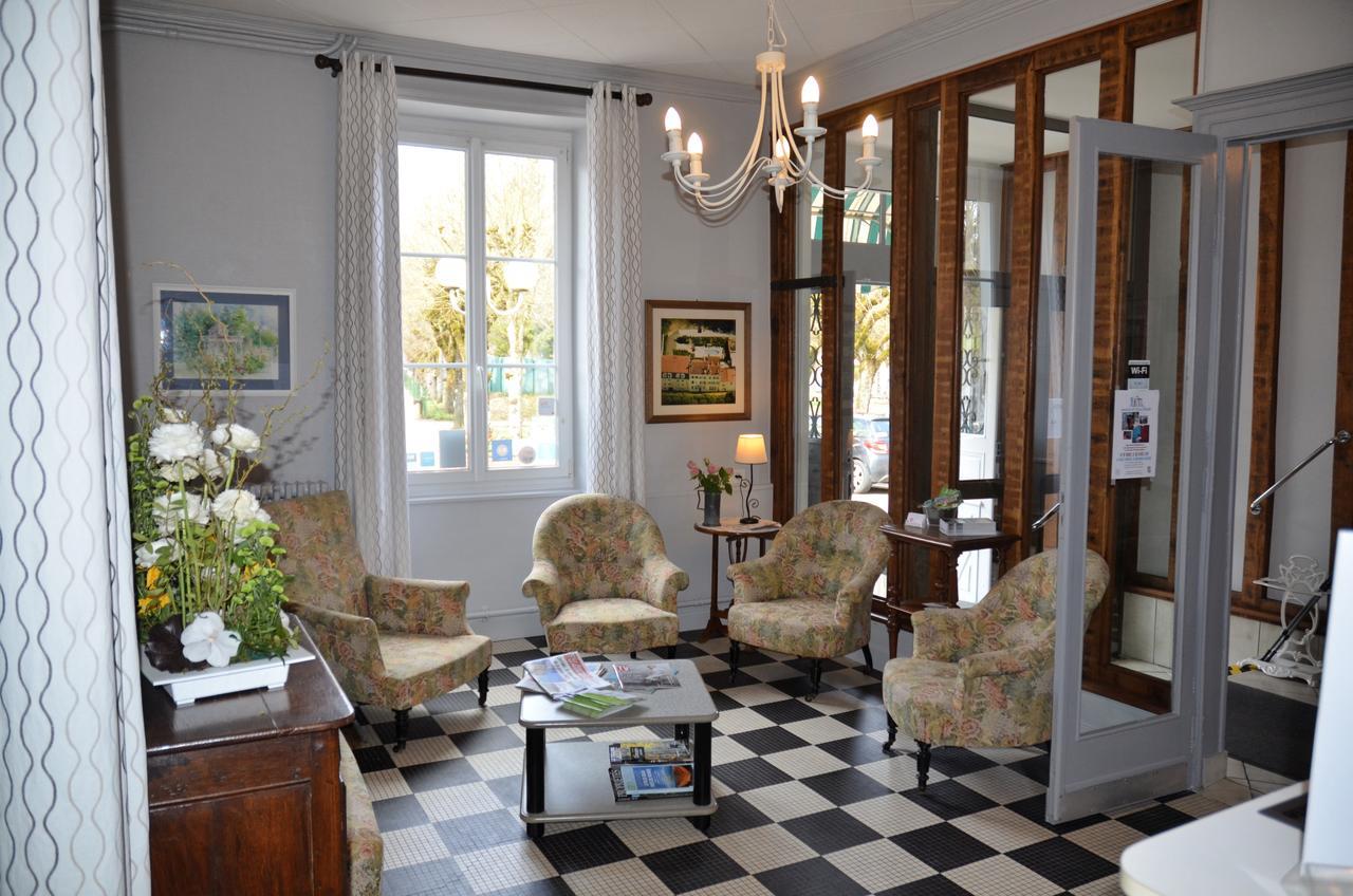 Hotel Et Studios D'Orfeuil Бурбонн-ле-Бен Экстерьер фото