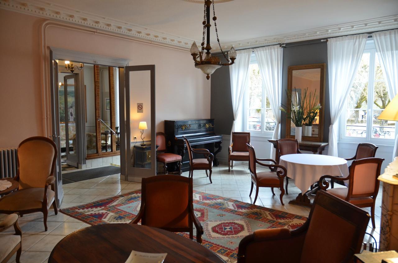Hotel Et Studios D'Orfeuil Бурбонн-ле-Бен Экстерьер фото