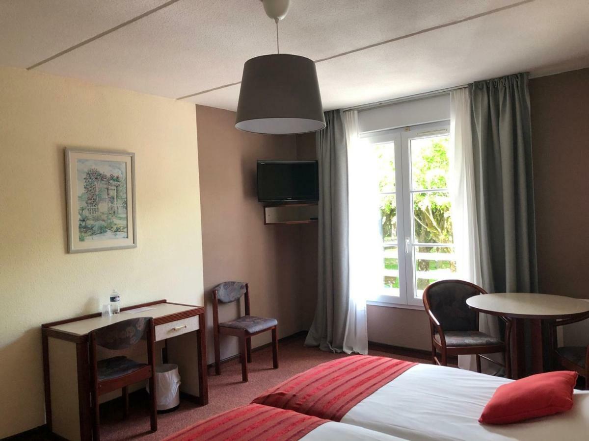 Hotel Et Studios D'Orfeuil Бурбонн-ле-Бен Экстерьер фото